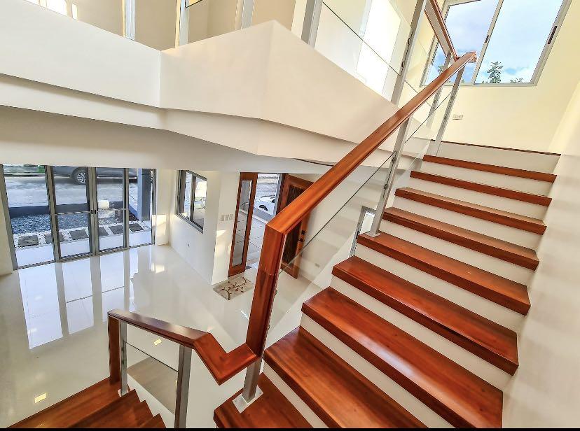 J.P. Luxurious SunSoaked House & Lot Property For Sale in Golden