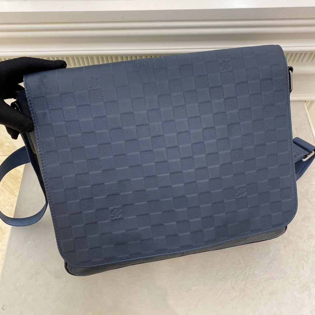 LV DISCOVERY MESSENGER MM, Men's Fashion, Bags, Sling Bags on Carousell