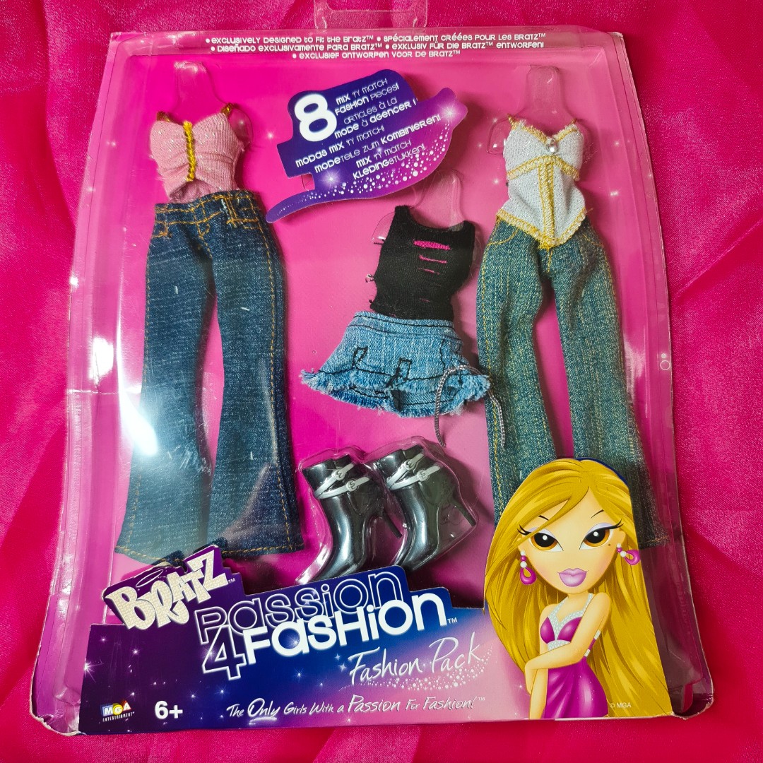 Bratz store clothes pack