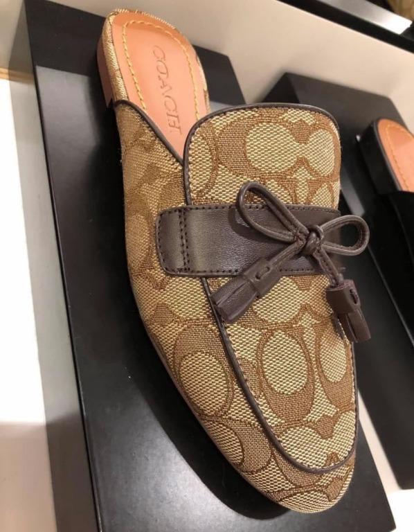 New Coach Original Stassi Slide Classic Signature Brown Color Collection  Shoe For Women Come With Complete Set Suitable for Gift, Women's Fashion,  Footwear, Flipflops and Slides on Carousell