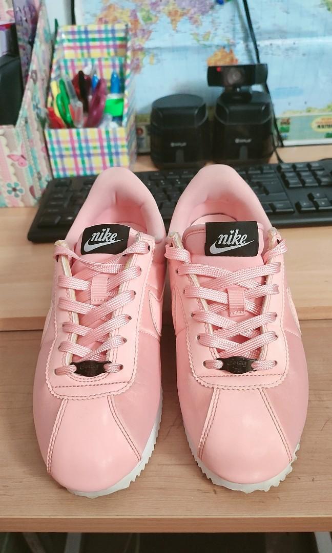 Nike on sale cortez vday