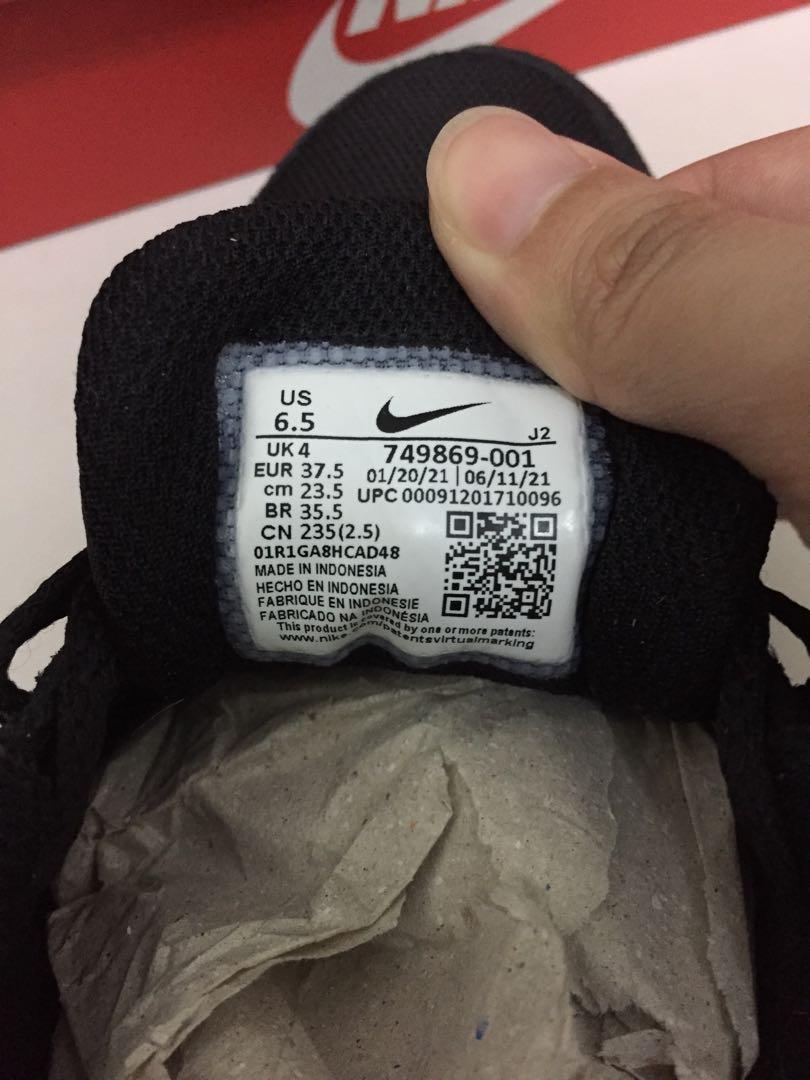 Nike MD Runner 2 (Category: Sneakers) located in Cabanatuan. Submitted by itemsbydee (Listing ID 1155087519, Image 3). Description: • Bought this from Nike app mismo • only used twice • No issues, dirty soles lang (Can clean it for you if you want) • A bit snug for a Nike 6.5 because of the cushioning inside RFS: Too small, I suggest this for a size 5 or 5.5 Message me for any inquiries! .