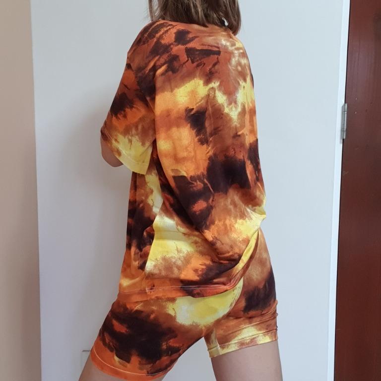 Orange Watercolor Coordinates (Category: Sets or Coordinates) located in General Santos City (Dadiangas). Submitted by kuhhciao (Listing ID 1155064975, Image 2). Description: 🦊Orange Watercolor Coordinate Set: 🦊- oversized tee 🦊- biker shorts 🦊Size: Freesize; Fits small to large 🦊Quality: 10/10 high-quality fabric 🦊Check out my other tie-dye coords for sale!.