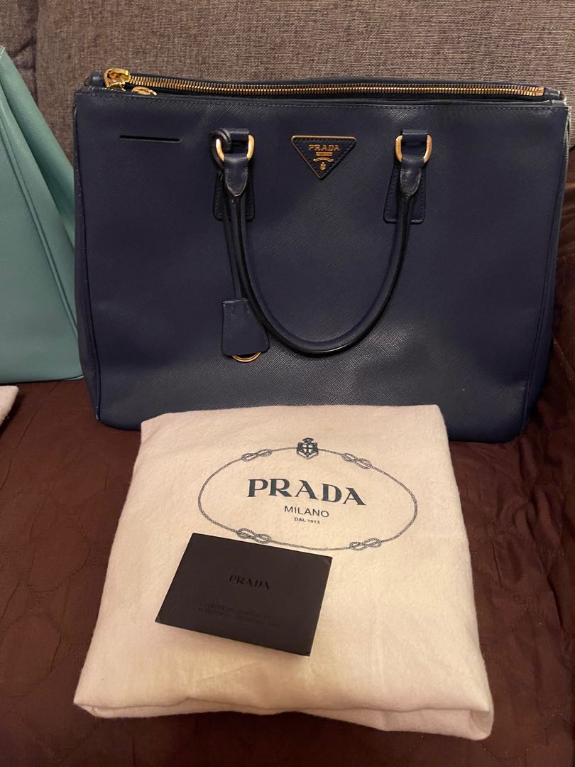 prada saffiano 35