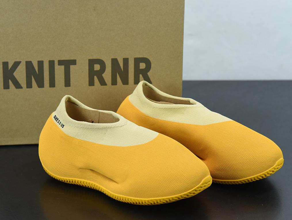 Gold outlet yeezys 35