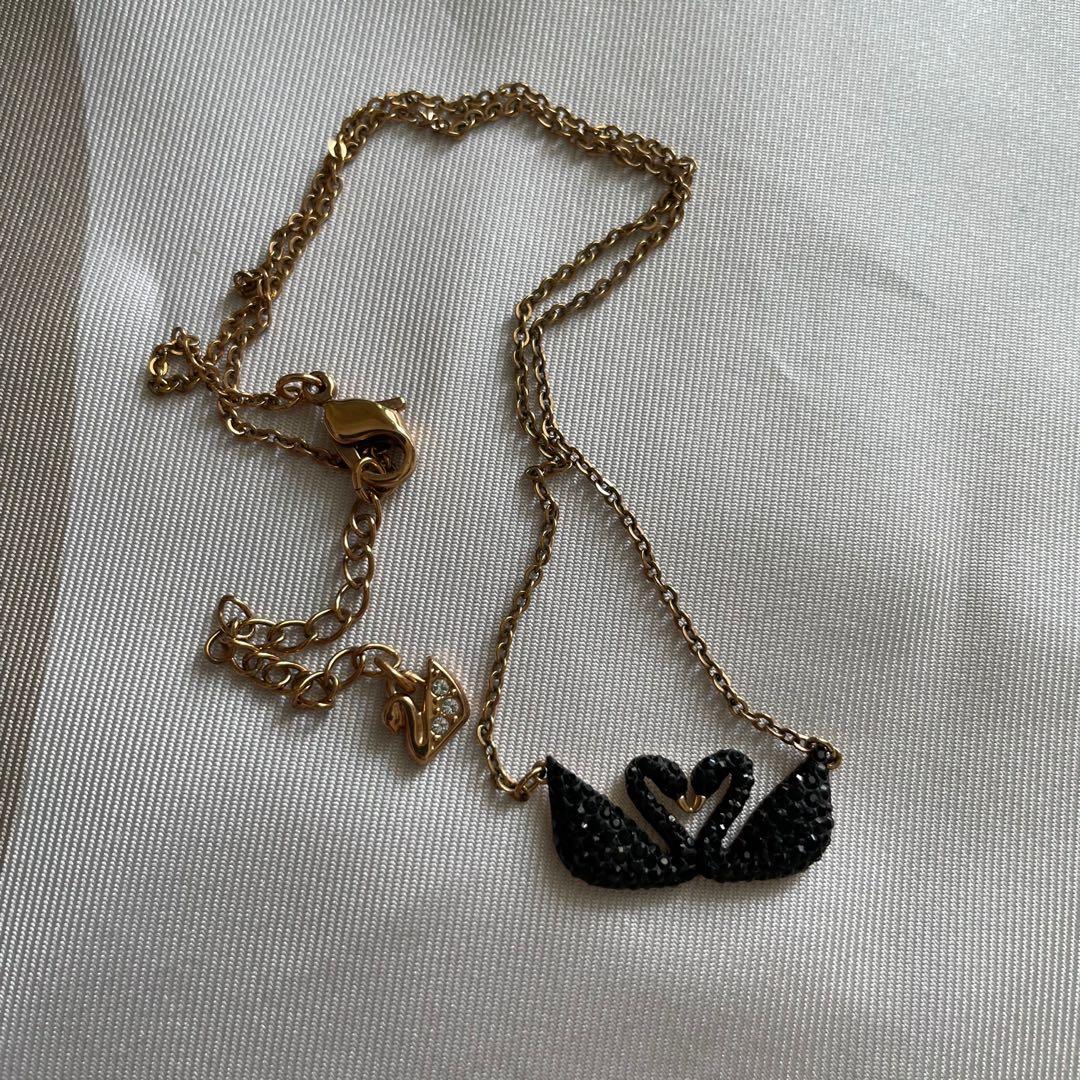 Double discount swan necklace