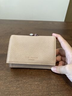 （分類：）位於 。 由 kumatochigi 提交（商品編號 1154989664，圖片 1）。簡介： 。
