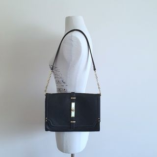 (Category: ) located in . Submitted by new-and-preloved (Listing ID 1154988236, Image 1). Description: .