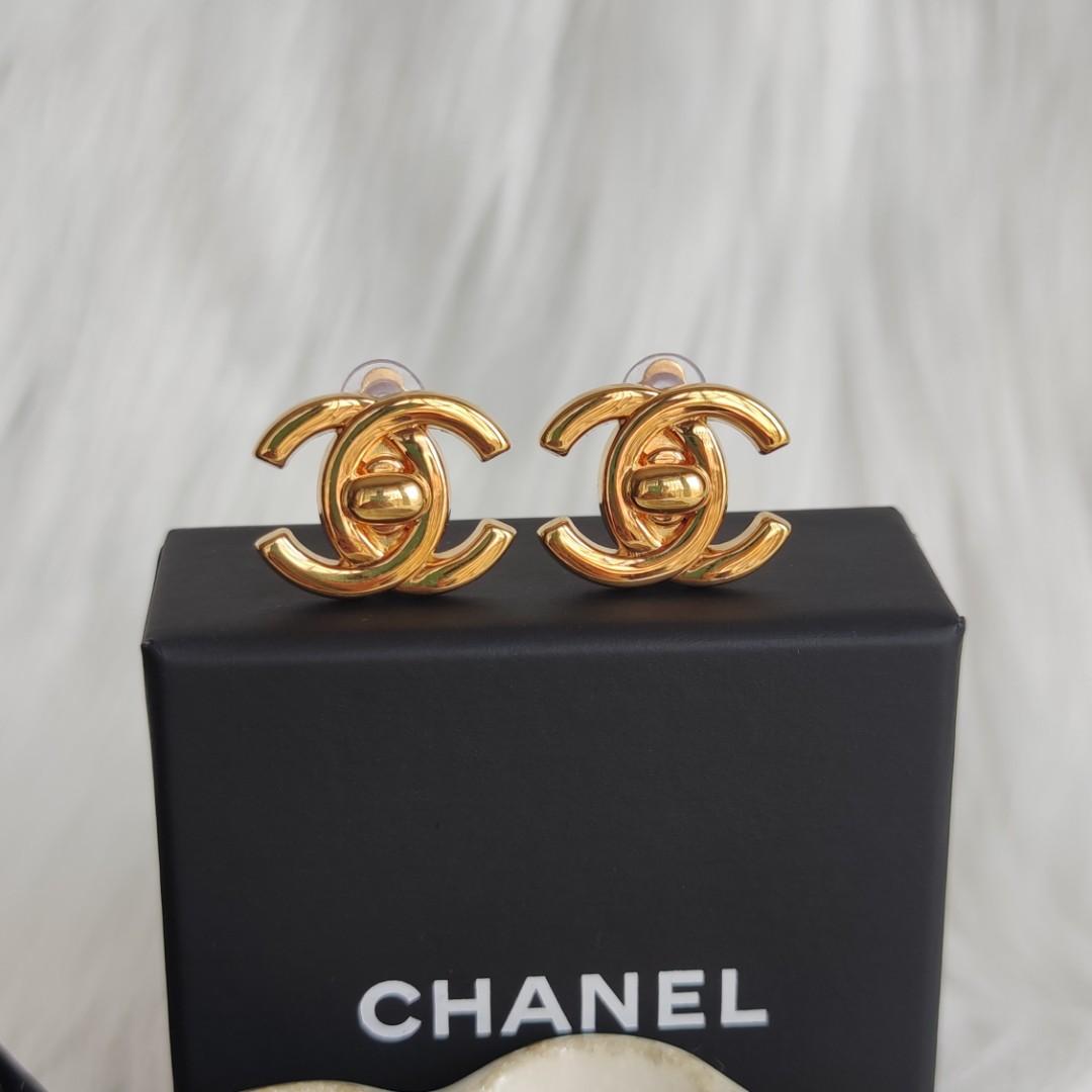 Vintage Chanel CC Turn Lock Clip-on Earrings Gold Plated, Women's Fashion,  Jewelry & Organisers, Earrings on Carousell