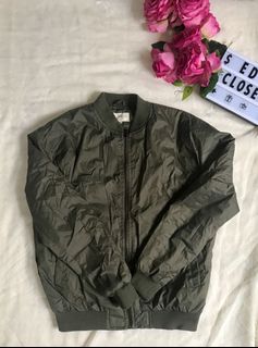 (Category: ) located in . Submitted by edjcloset (Listing ID 1155048713, Image 1). Description: .