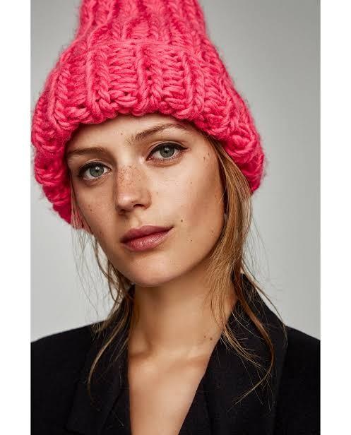 Zara Shell knit hat, Fesyen Wanita 
