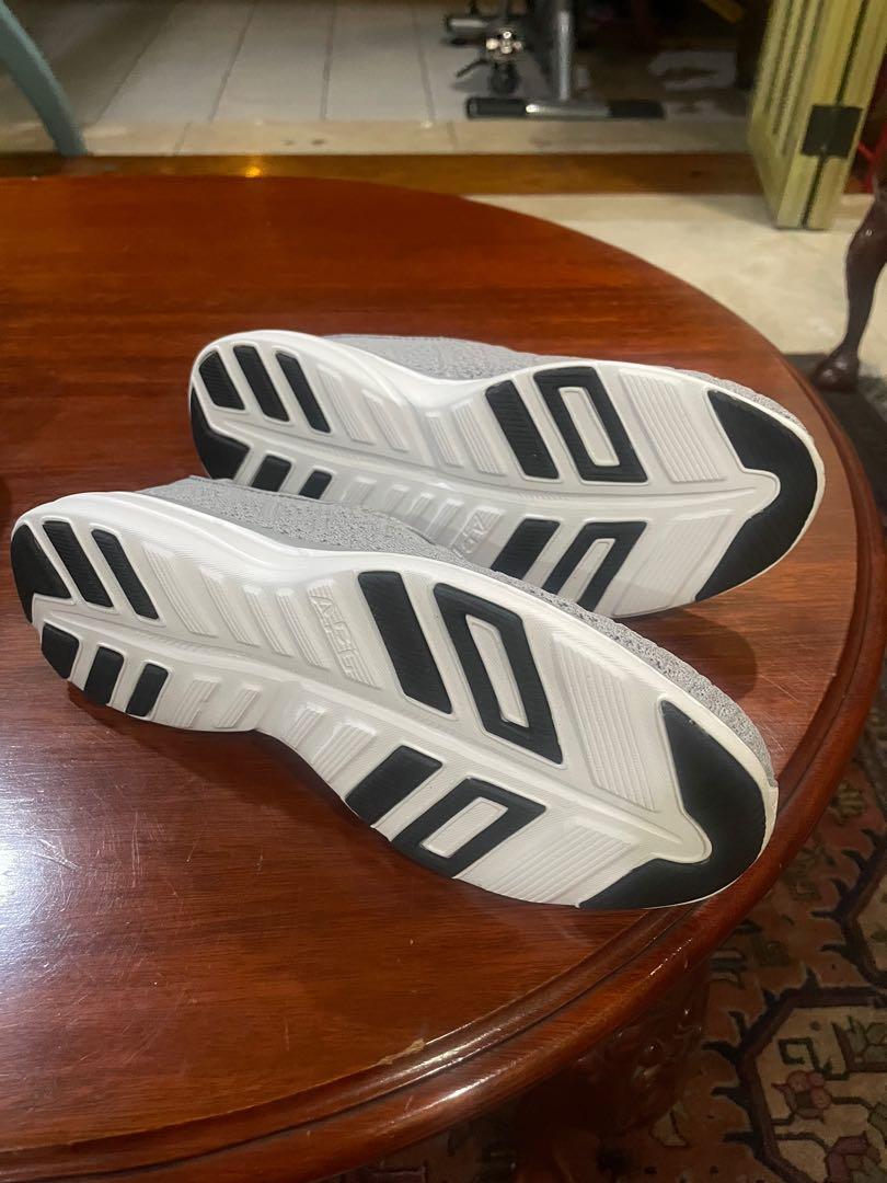 APL phantom techloom size eu 37 usa 7 (Category: Sneakers) located in Quezon City. Submitted by jujuloco (Listing ID 1155285911, Image 3). Description: Brand new gorgeous APL phantom techloom 3D mesh sneakers Size usa 7, uk 4.5, eu 37, 23.5 cm Great price Receipt as proof of authenticity I have black ones so this is extra. Also selling a dusty rose pair Gcash or bpi Buyer covers shipping cost.