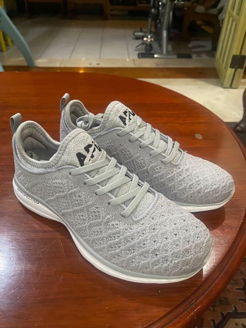 APL phantom techloom size eu 37 usa 7 (Category: Sneakers) located in Quezon City. Submitted by jujuloco (Listing ID 1155285911, Image 2). Description: Brand new gorgeous APL phantom techloom 3D mesh sneakers Size usa 7, uk 4.5, eu 37, 23.5 cm Great price Receipt as proof of authenticity I have black ones so this is extra. Also selling a dusty rose pair Gcash or bpi Buyer covers shipping cost.