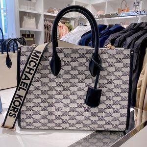 🆕 Michael Kors Mirella Tote, Women's Fashion, Bags & Wallets, Tote Bags on  Carousell