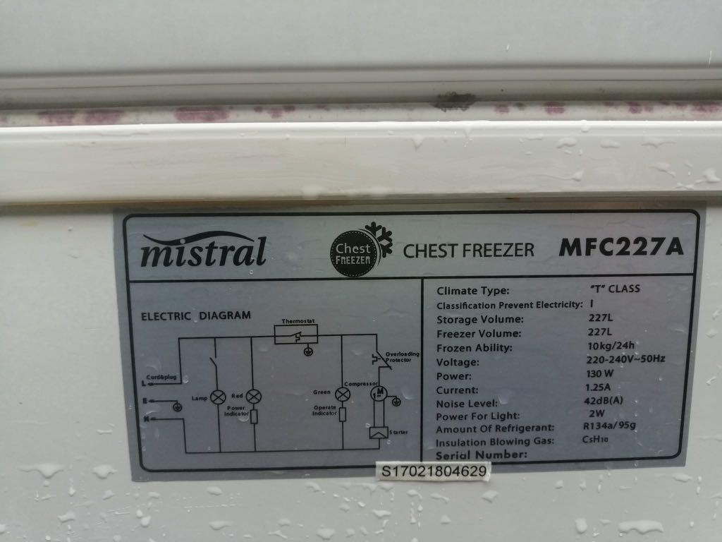 Chest Freezer Look and feel new, TV & Home Appliances, Kitchen