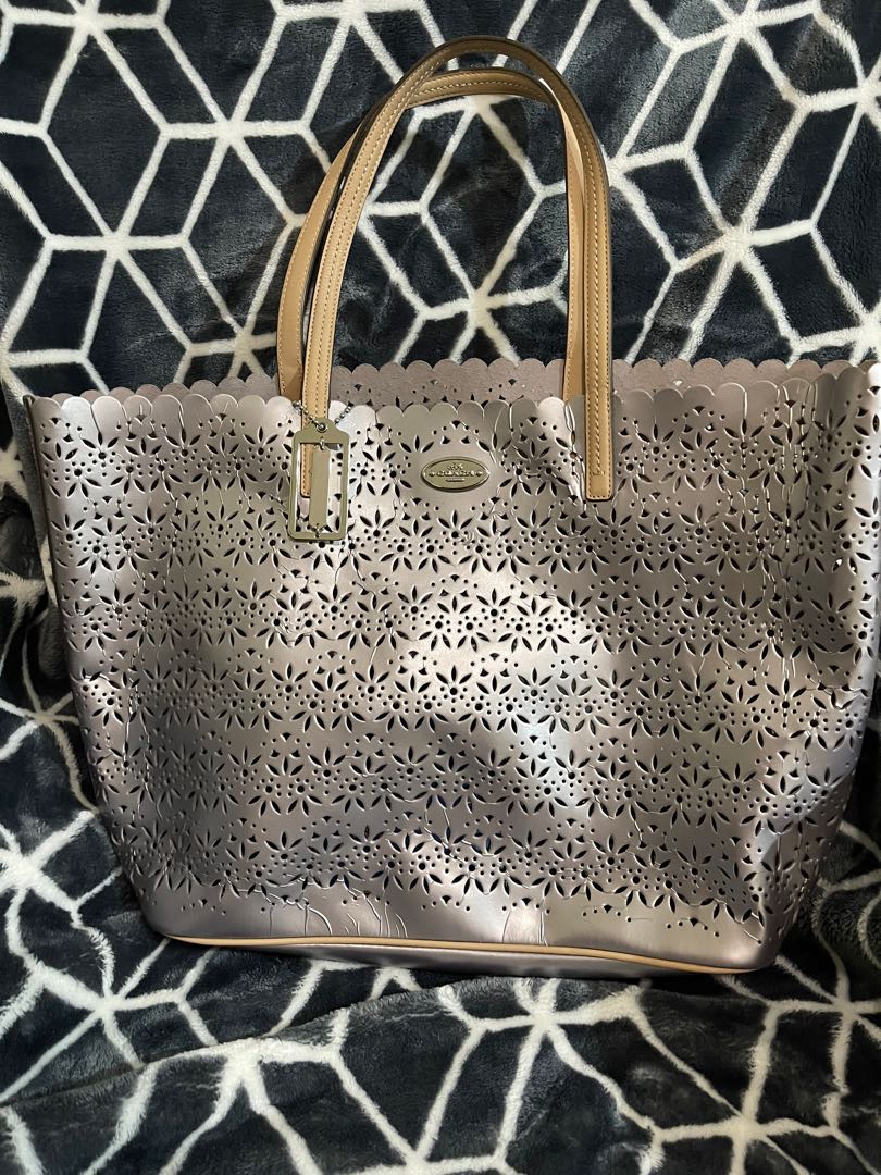 Coach eyelet 2024 tote