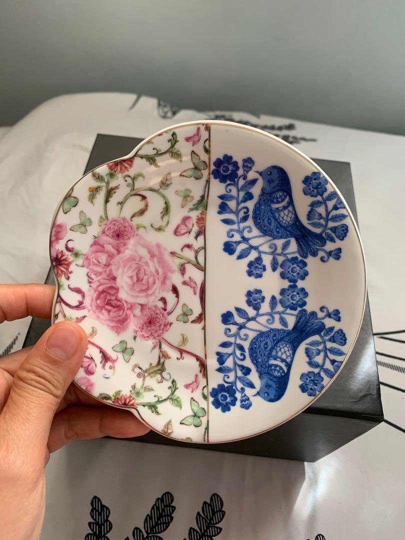 cup and saucer paris (Category: Coffee & Tea Tableware) located in San Fernando. Submitted by balading (Listing ID 1155131497, Image 2). Description: from paris with box rfs: decluttering.