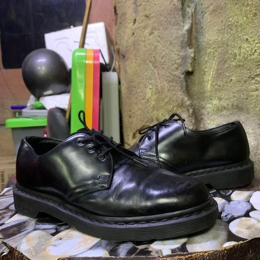Dr martens best sale 1461 mono sizing