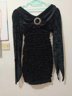 Dress black pearl