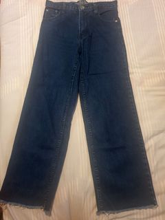 (Category: ) located in . Submitted by euniqlo (Listing ID 1155199100, Image 1). Description: .