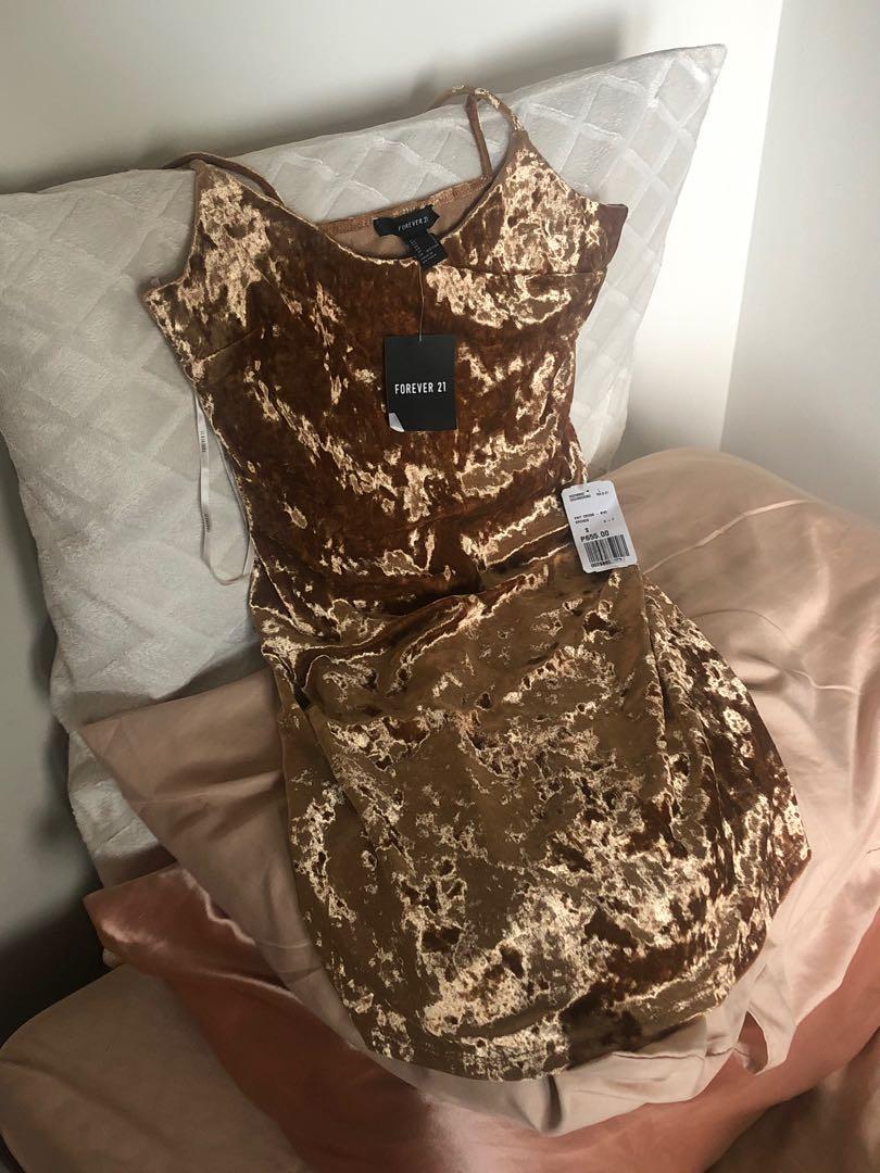 Gold velvet dress forever 21 clearance