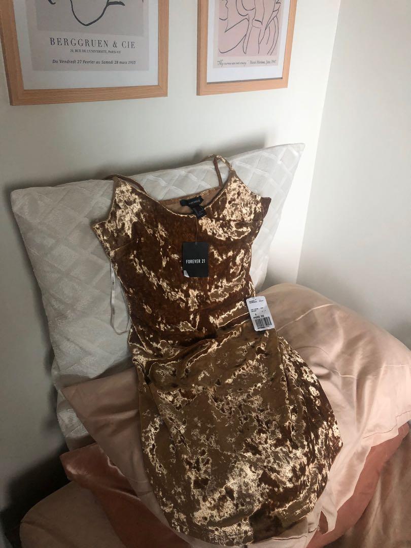 Gold velvet on sale dress forever 21