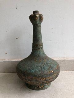 Garlic shape Chinese bronze vase
