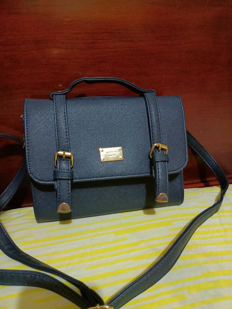 Giles n brooks online sling bag