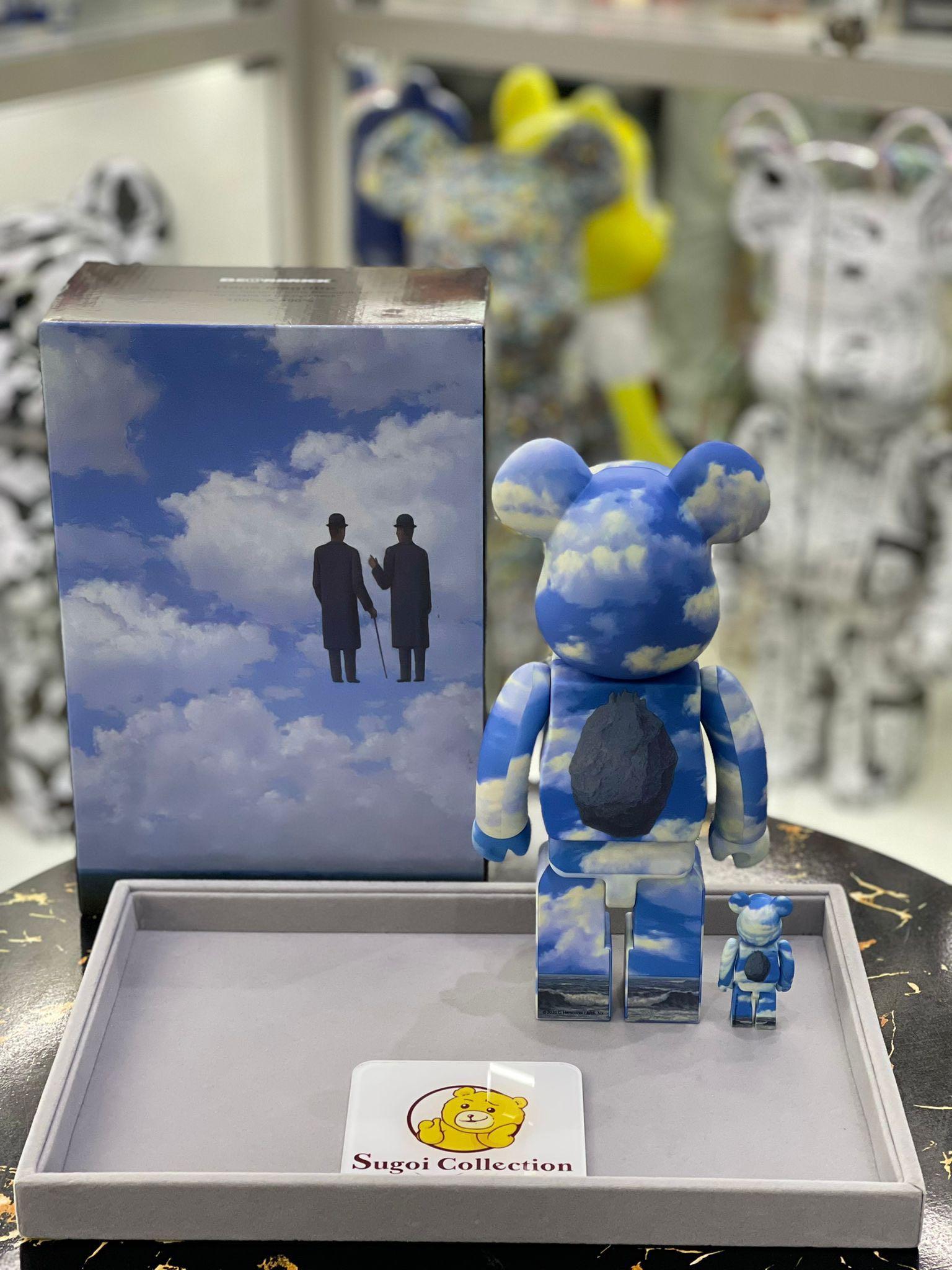 [Sales! In Stock] BE@RBRICK x Rene Magritte Infinite Recognition 1963 The  Castle of the Pyrenees 400% & 100% Bearbrick