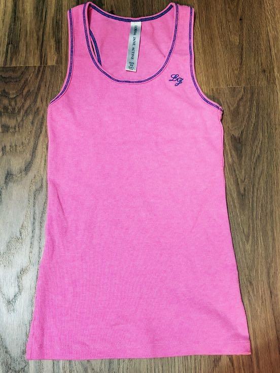 lorna jane pink singlet