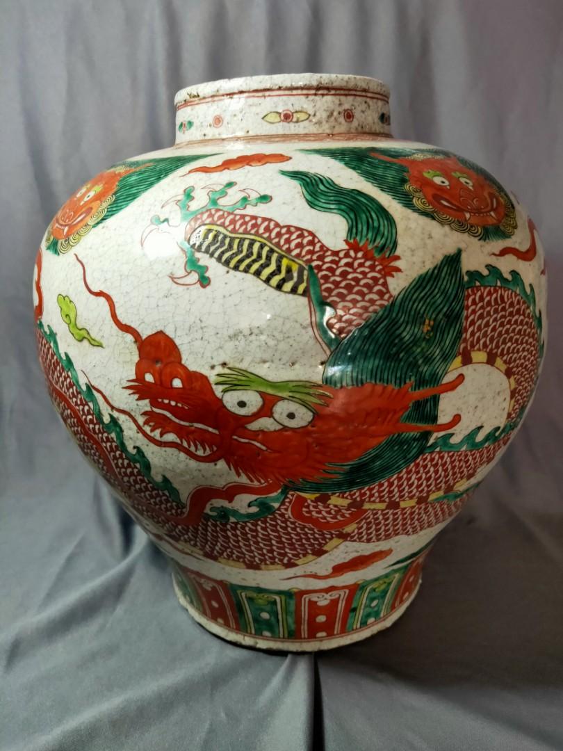Ming dynasty Wuchai five color glaze vase 38cm highx 33cm cross. Authen