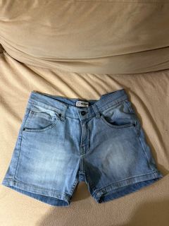 (Category: ) located in . Submitted by blueredmakespurple (Listing ID 1155285456, Image 1). Description: .