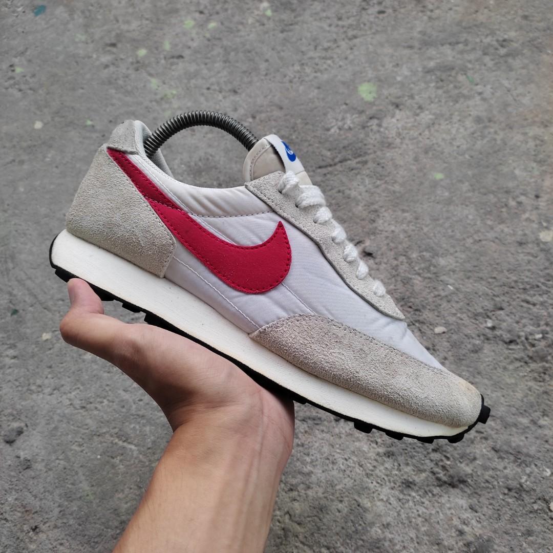 Nike daybreak clearance white university red