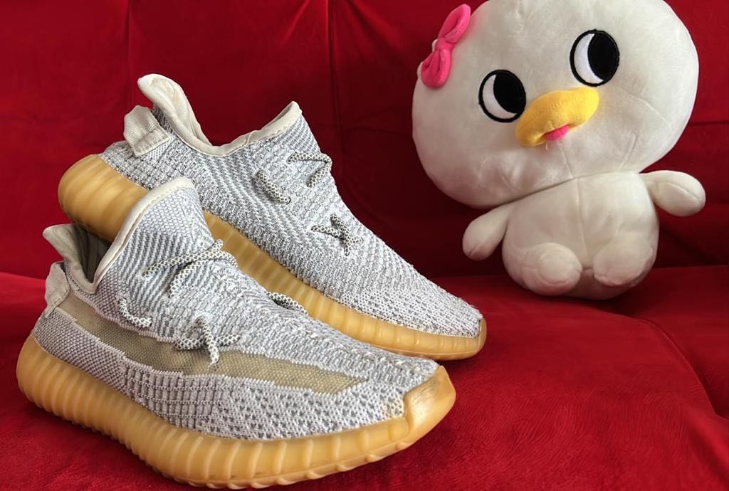 Nike Yeezy Boost ORIGINAL Fesyen Pria Sepatu Sneakers di Carousell