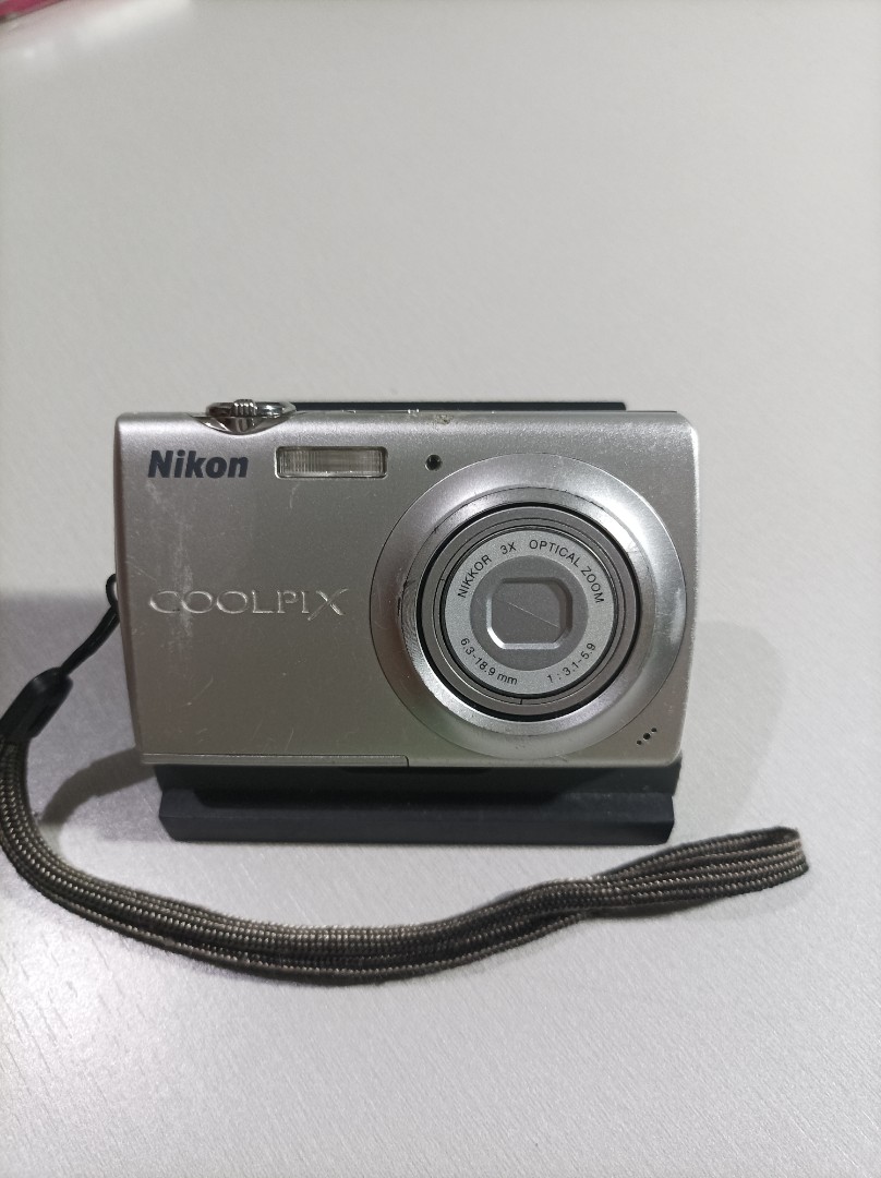 NIKON COOLPIX S203, Photography, Cameras on Carousell