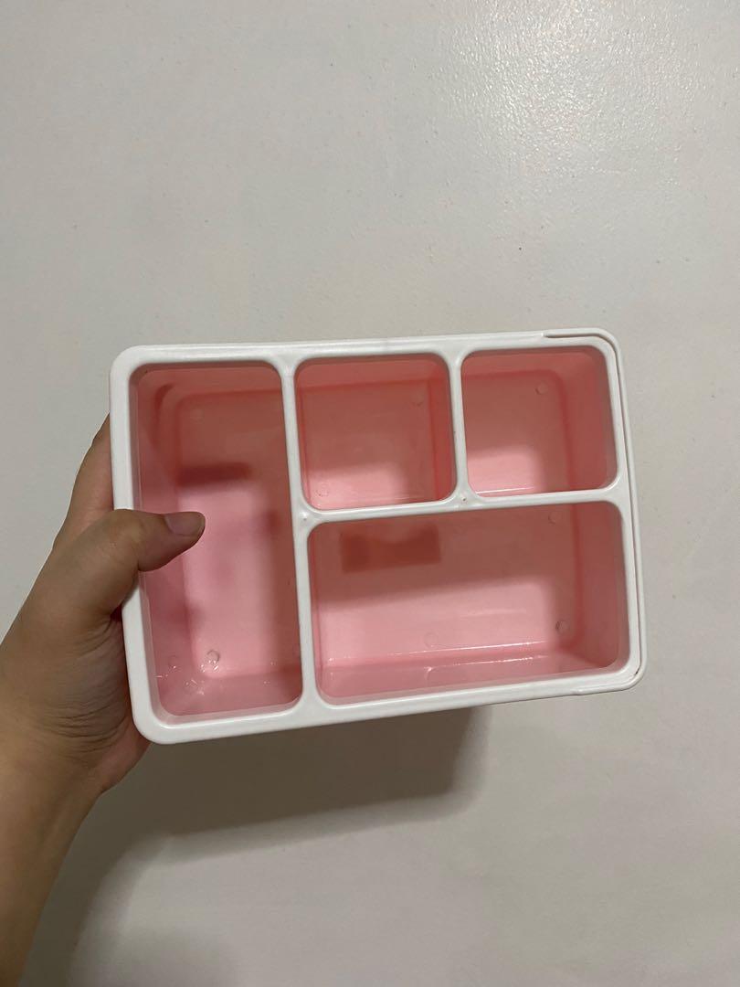 Pink containers and stationary set (Category: Craft Supplies & Tools) located in Quezon City. Submitted by ssamjang (Listing ID 1155311301, Image 3). Description: Selling my pink containers / stationary set!! Inclusions: - Pink cosmetics/pen holder (4 grid) - Peach file organizer (thick material) - Pink label maker - Baby pink desktop / personal mirror If you’re interested to get other things in my listings, we can talk about the price 😉 RFS: de