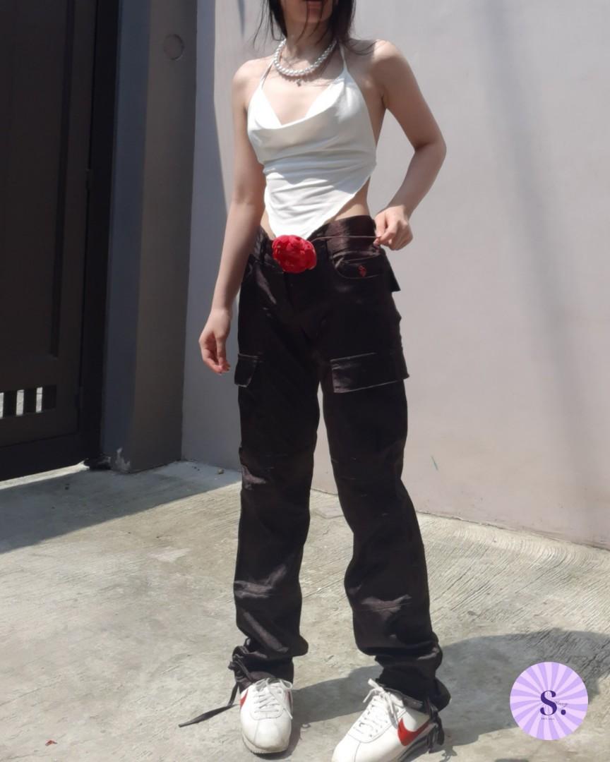 Silk satin y2k aesthetic cargo choco brown (Category: Other Bottoms) located in Quezon City. Submitted by macyych (Listing ID 1155202551, Image 1). Description: AMPRETYY NETOHH! HIGH WAIST Waist: 30 Length: 40 (TR4) #splashdeals.