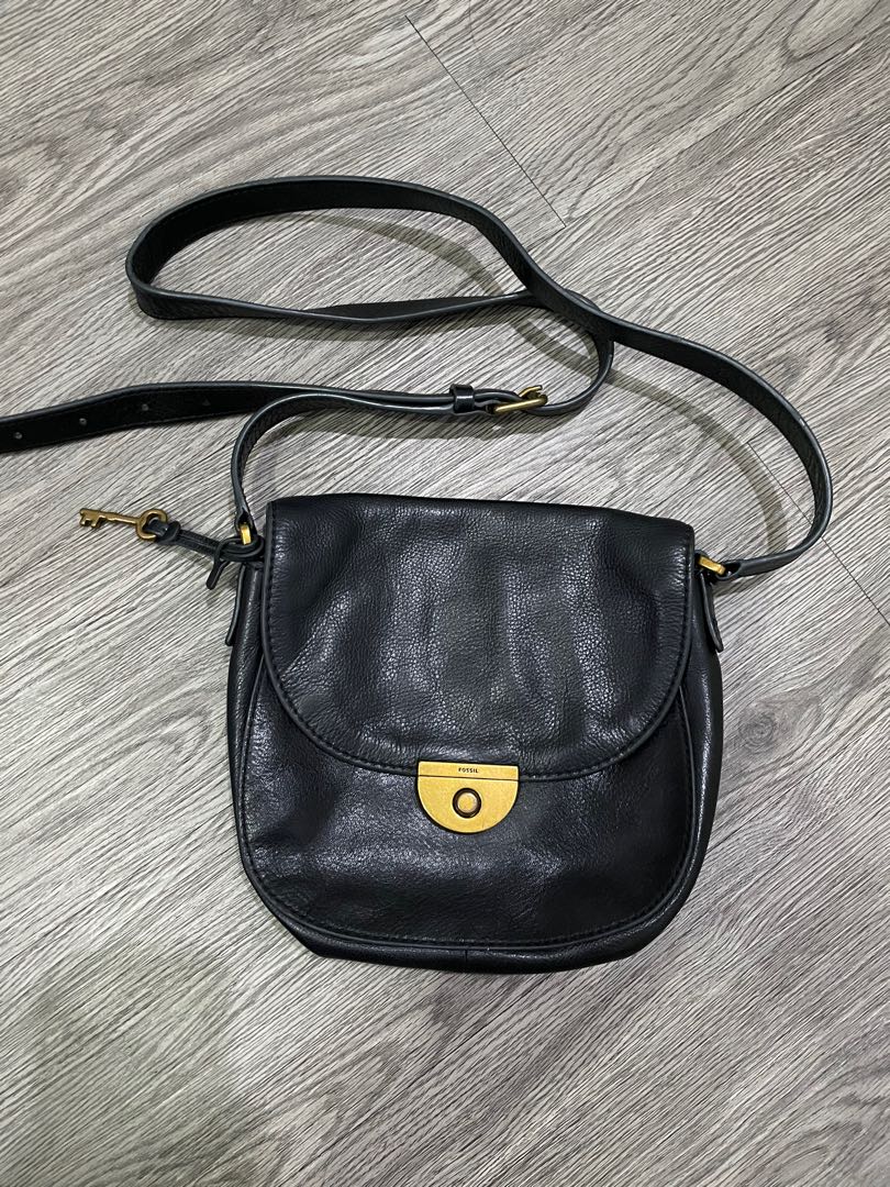 Fossil emi shop