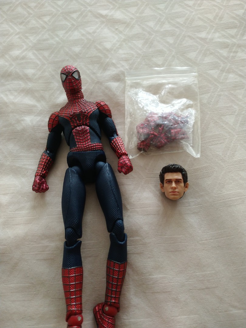 Amazing spider outlet man mafex