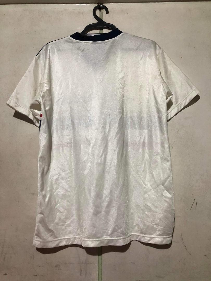 Umbro Jersey (Category: Tshirts & Polo Shirts ) located in Mandaluyong City. Submitted by Mid90s (Listing ID 1155257083, Image 2). Description: UMBRO Jersey 👕 Authentic 💯 Condition: 7/10 Price: 150💸( + shipping fee ) Size: medium - large Dimension: 21x27 Issue: None👌👌👌 MANDALUYONG LOCATION Open for meet-up Shipping via J&T Payment via Gcash❗.