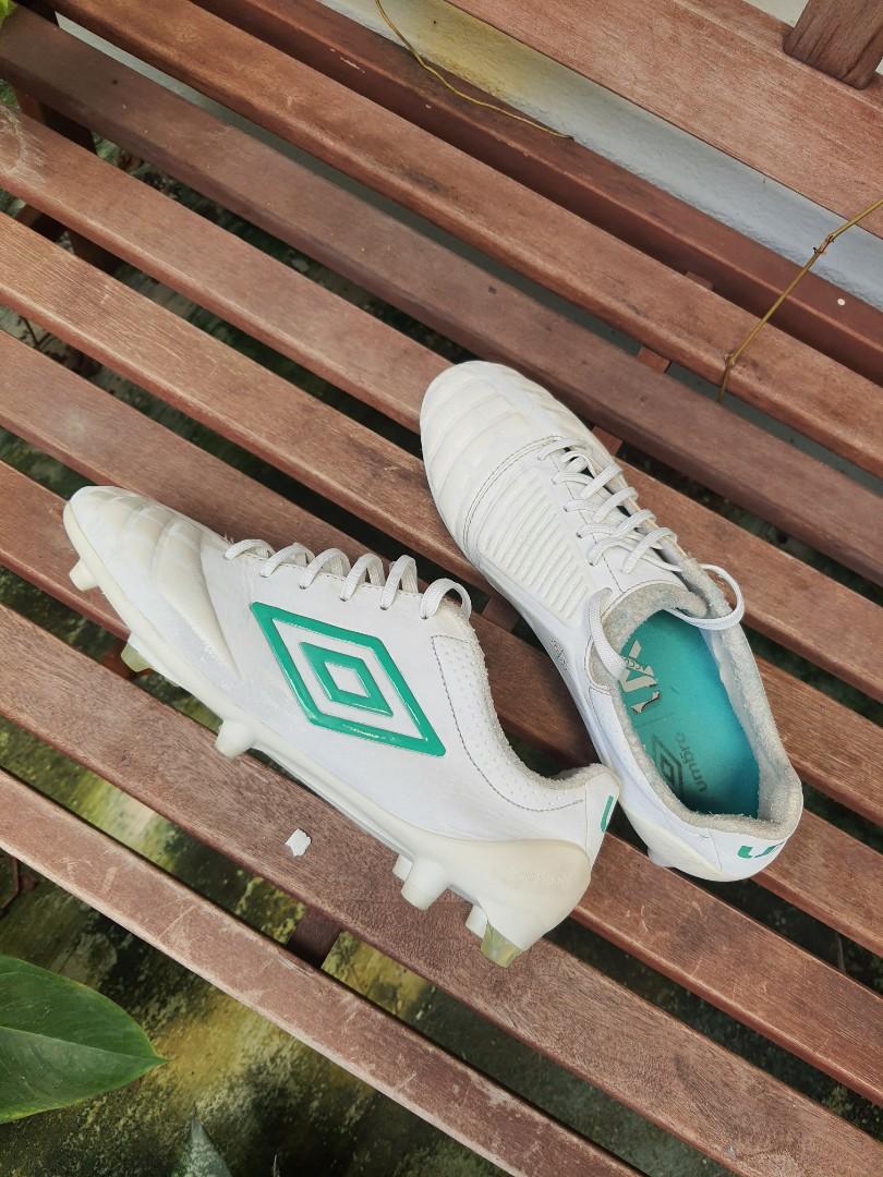 Umbro ux store accuro 3 pro
