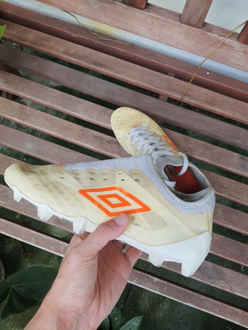 Umbro velocita hot sale iii pro hg