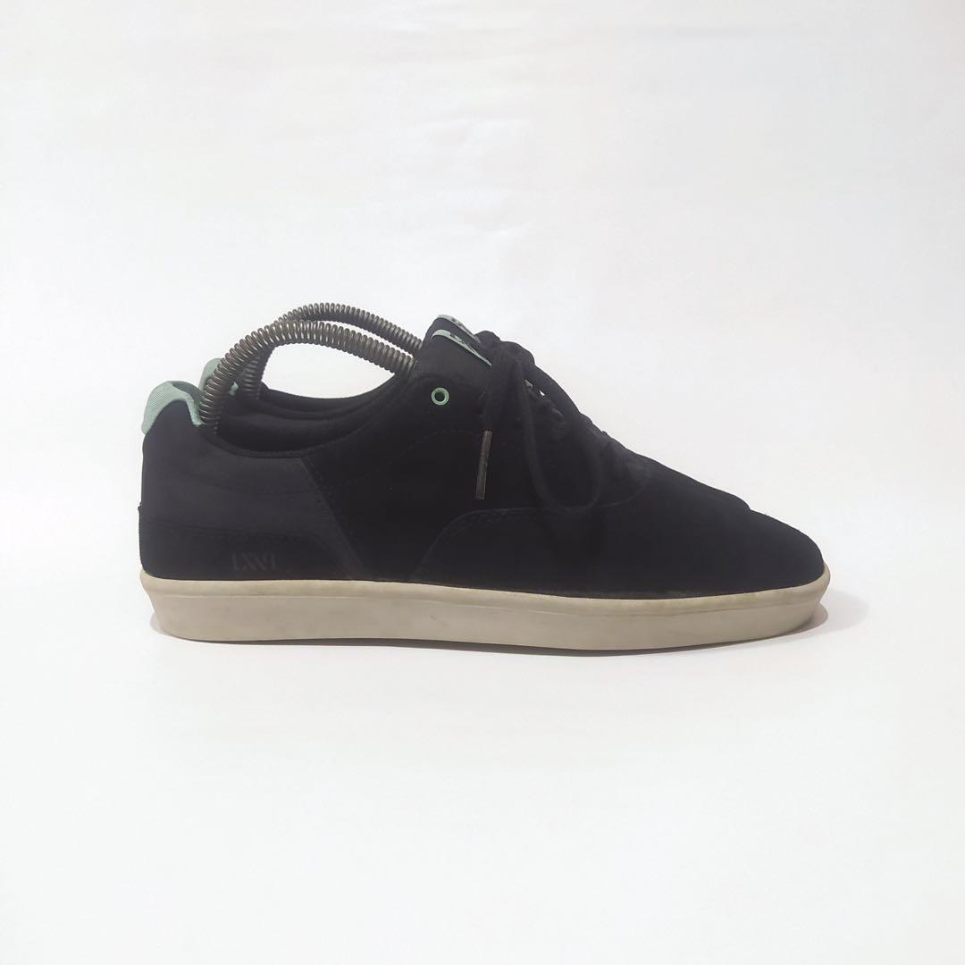 Foto sepatu vans lxvi shop