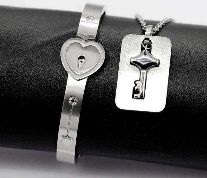Lock bracelet with sales key flipkart