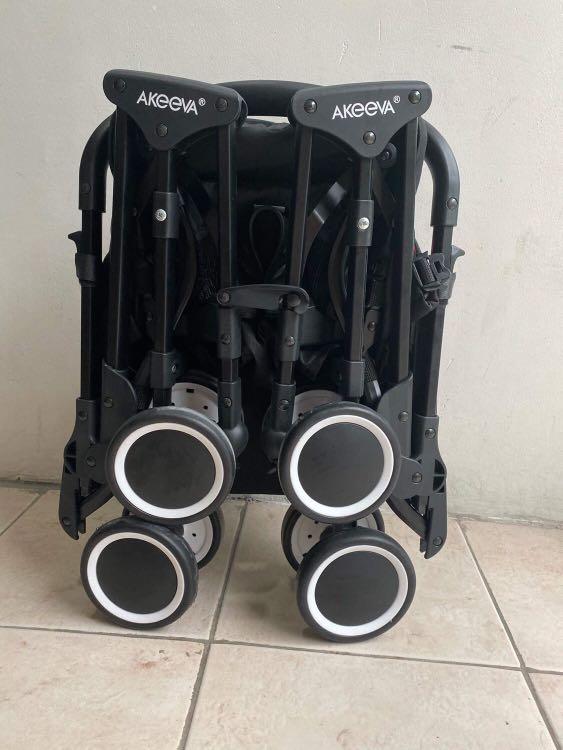 Akeeva pockit sales stroller