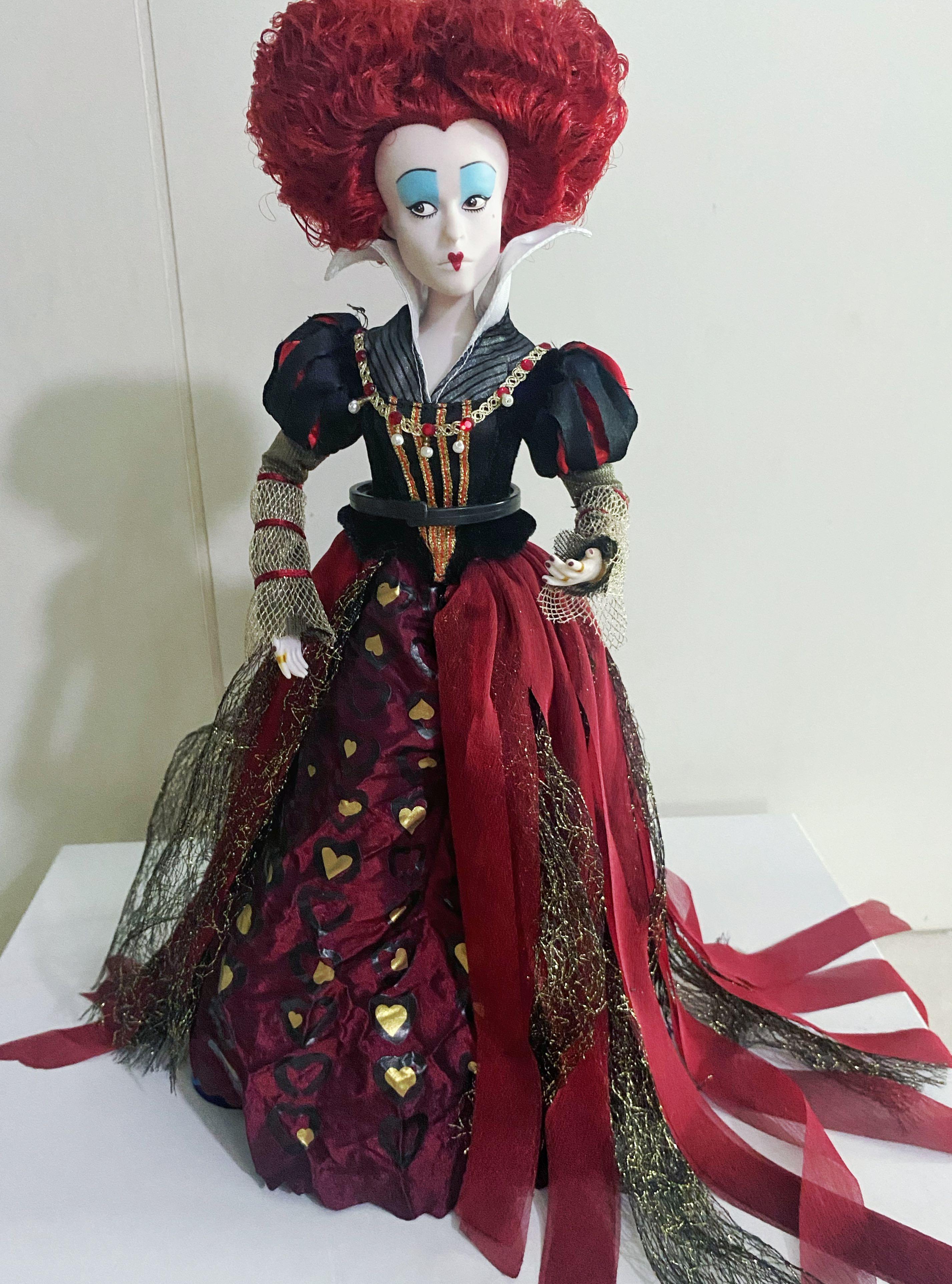 Alice in the Wonderland Red Queen Figurine, Hobbies & Toys, Toys ...