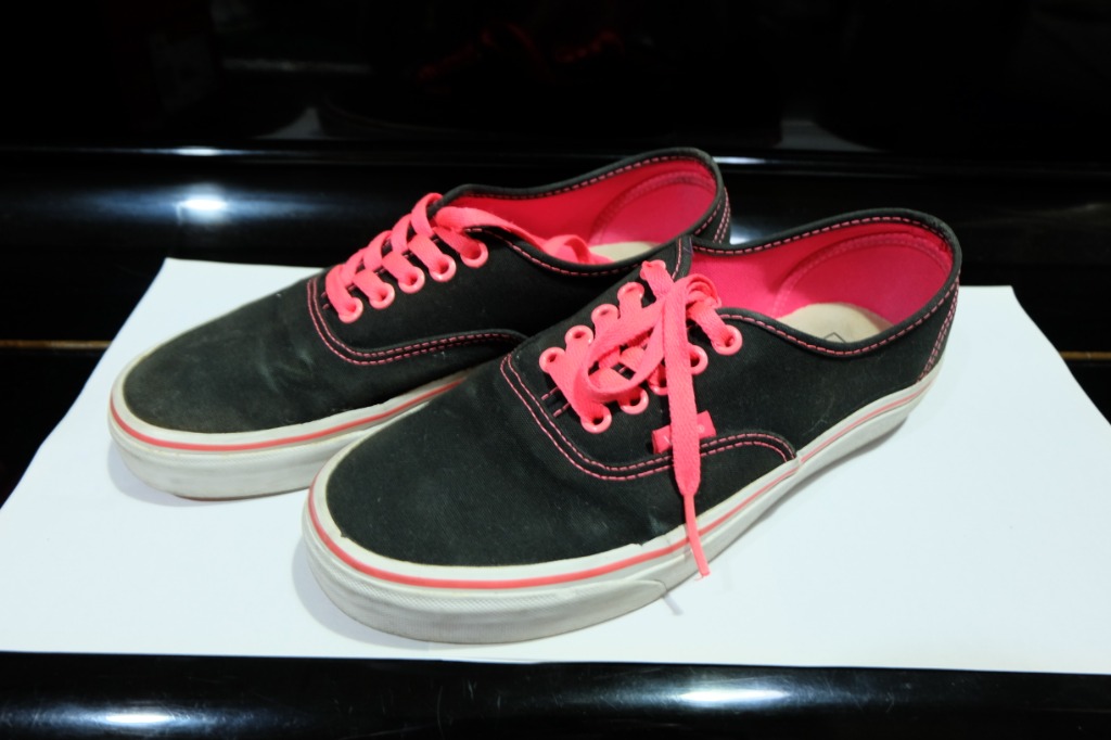 Blue vans with pink laces shop