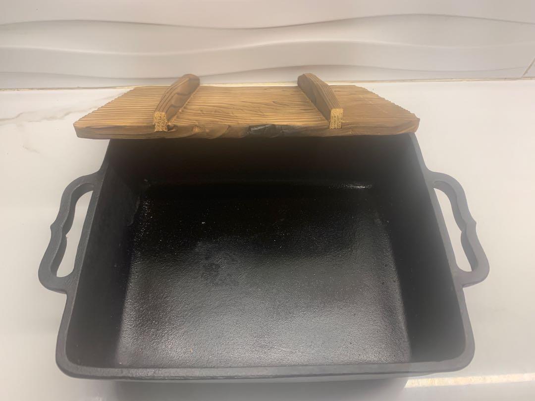 CAST IRON ROASTING PAN, Furniture & Home Living, Kitchenware