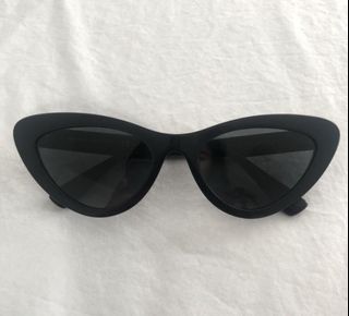 (Category: ) located in . Submitted by shop.alex (Listing ID 1155471762, Image 1). Description: .
