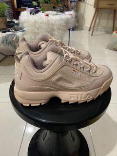 FILA women sneaker, Women's Fashion 
